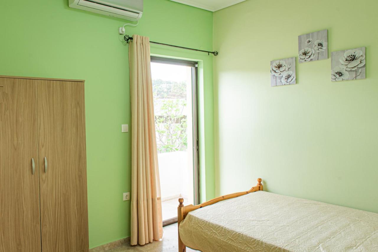 Aristotelis Apartments Vathí Esterno foto