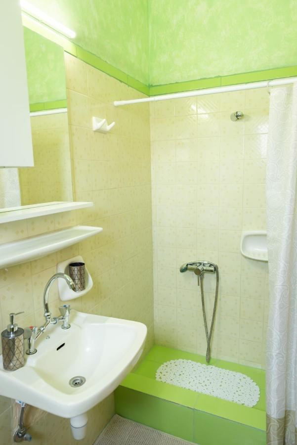 Aristotelis Apartments Vathí Esterno foto