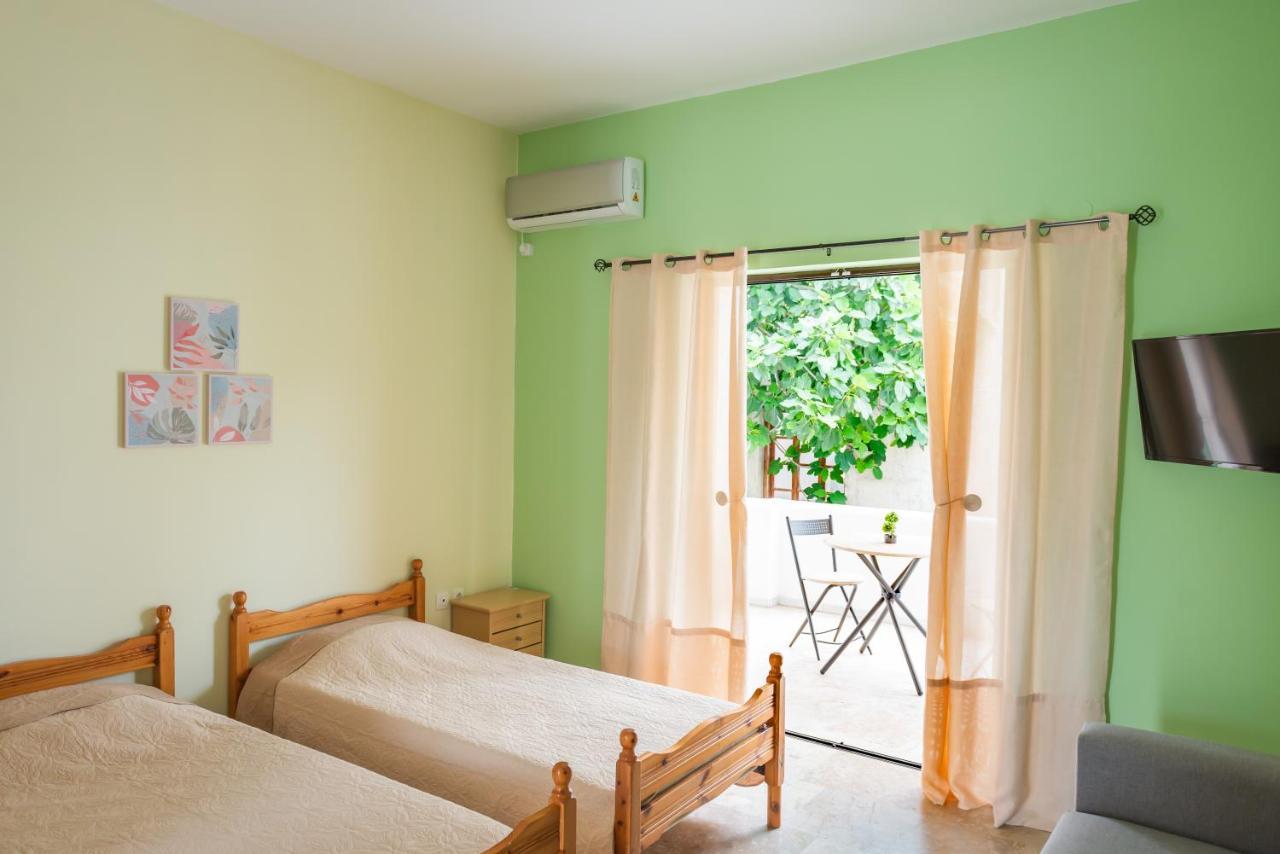 Aristotelis Apartments Vathí Esterno foto